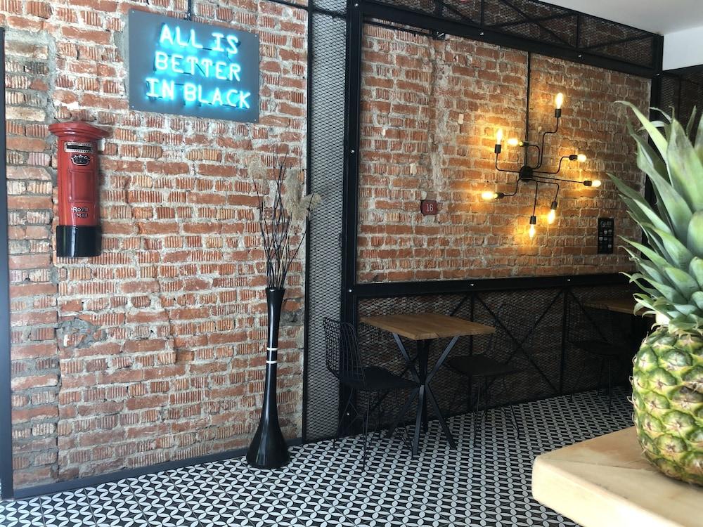Black Suit Istanbul Exterior photo